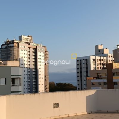 Apartamento com 122m², 3 quartos (sendo 1 suíte), 1 garagem, no bairro Centro em Florianópolis