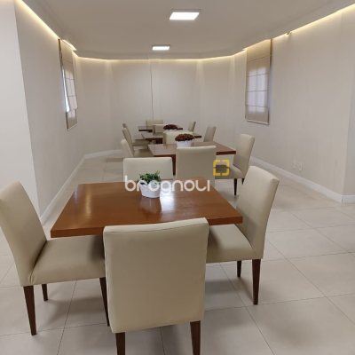 Apartamento com 122m², 3 quartos (sendo 1 suíte), 1 garagem, no bairro Centro em Florianópolis