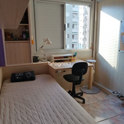 Apartamento com 122m², 3 quartos (sendo 1 suíte), 1 garagem, no bairro Centro em Florianópolis