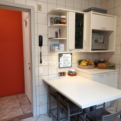 Apartamento com 122m², 3 quartos (sendo 1 suíte), 1 garagem, no bairro Centro em Florianópolis