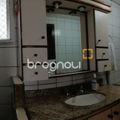 Apartamento com 122m², 3 quartos (sendo 1 suíte), 1 garagem, no bairro Centro em Florianópolis