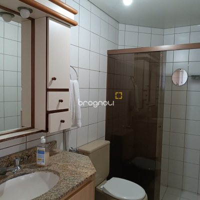 Apartamento com 122m², 3 quartos (sendo 1 suíte), 1 garagem, no bairro Centro em Florianópolis