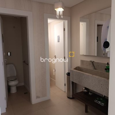 Apartamento com 122m², 3 quartos (sendo 1 suíte), 1 garagem, no bairro Centro em Florianópolis