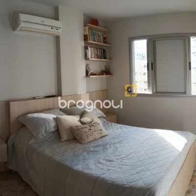 Apartamento com 122m², 3 quartos (sendo 1 suíte), 1 garagem, no bairro Centro em Florianópolis