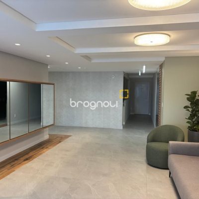 Apartamento com 86m², 2 quartos (sendo 1 suíte), 2 garagens, no bairro Barreiros em São José