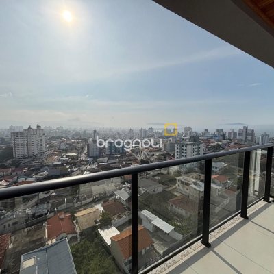 Apartamento com 86m², 2 quartos (sendo 1 suíte), 2 garagens, no bairro Barreiros em São José