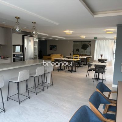 Apartamento com 86m², 2 quartos (sendo 1 suíte), 2 garagens, no bairro Barreiros em São José