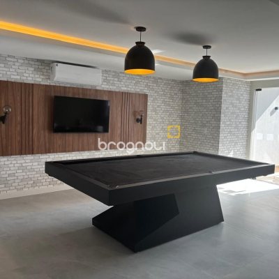 Apartamento com 86m², 2 quartos (sendo 1 suíte), 2 garagens, no bairro Barreiros em São José