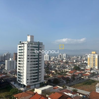 Apartamento com 86m², 2 quartos (sendo 1 suíte), 2 garagens, no bairro Barreiros em São José