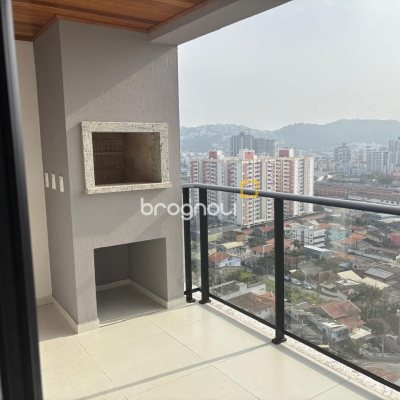 Apartamento com 86m², 2 quartos (sendo 1 suíte), 2 garagens, no bairro Barreiros em São José
