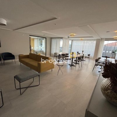 Apartamento com 86m², 2 quartos (sendo 1 suíte), 2 garagens, no bairro Barreiros em São José