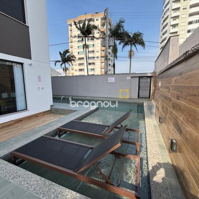 Apartamento com 86m², 2 quartos (sendo 1 suíte), 2 garagens, no bairro Barreiros em São José