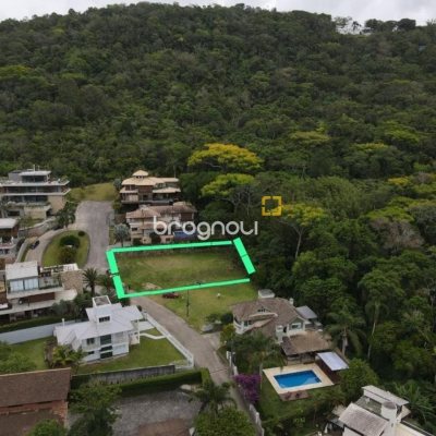 Terreno com 750m², no bairro Lagoa da Conceição em Florianópolis