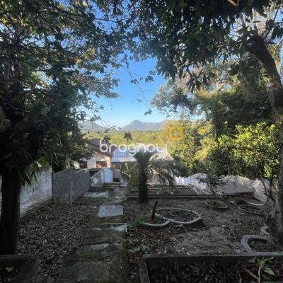 Casa com 200m², 4 quartos (sendo 1 suíte), 2 garagens, no bairro Pântano do Sul em Florianópolis