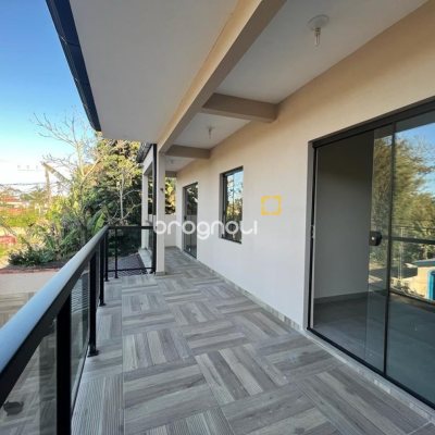 Casa com 200m², 4 quartos (sendo 1 suíte), 2 garagens, no bairro Pântano do Sul em Florianópolis