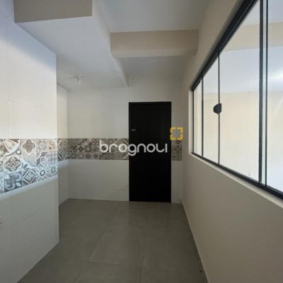 Casa com 200m², 4 quartos (sendo 1 suíte), 2 garagens, no bairro Pântano do Sul em Florianópolis