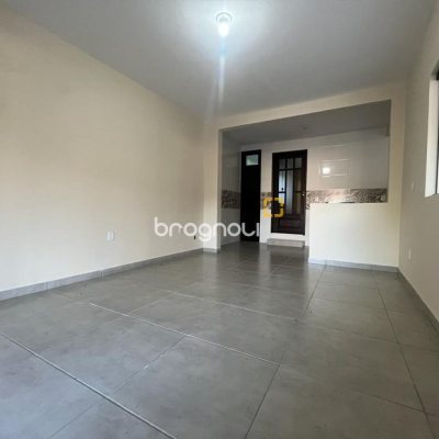 Casa com 200m², 4 quartos (sendo 1 suíte), 2 garagens, no bairro Pântano do Sul em Florianópolis