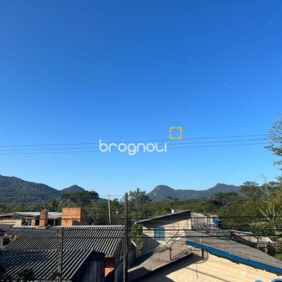 Casa com 200m², 4 quartos (sendo 1 suíte), 2 garagens, no bairro Pântano do Sul em Florianópolis