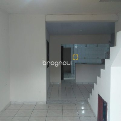 Casa com 137m², 5 quartos (sendo 1 suíte), 4 garagens, no bairro Forquilhinha em São José