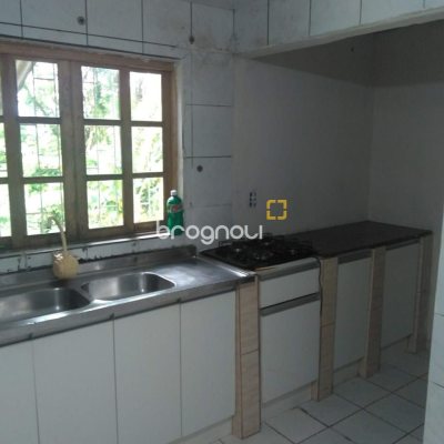 Casa com 137m², 5 quartos (sendo 1 suíte), 4 garagens, no bairro Forquilhinha em São José