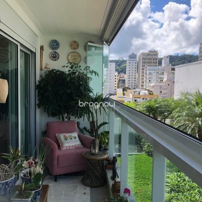 Studio com 54m², 1 quarto, 1 garagem, no bairro Centro em Florianópolis