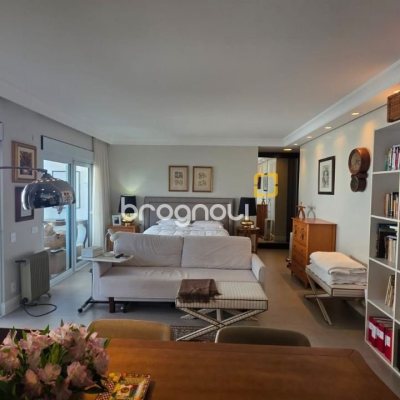 Studio com 54m², 1 quarto, 1 garagem, no bairro Centro em Florianópolis