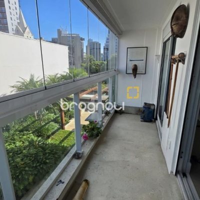 Studio com 54m², 1 quarto, 1 garagem, no bairro Centro em Florianópolis