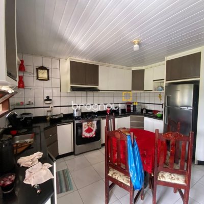 Casa com 136m², 3 quartos, 2 garagens, no bairro Jardim Eldorado em Palhoça