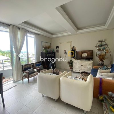 Apartamento com 111m², 3 quartos (sendo 1 suíte), 2 garagens, no bairro Jurerê em Florianópolis