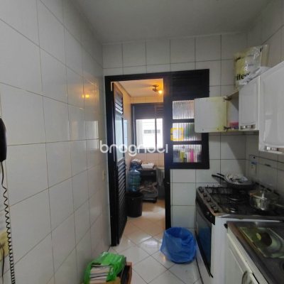 Apartamento com 89m², 3 quartos (sendo 1 suíte), 1 garagem, no bairro Centro em Florianópolis