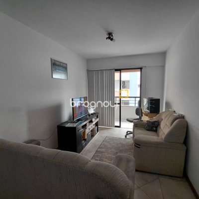 Apartamento com 89m², 3 quartos (sendo 1 suíte), 1 garagem, no bairro Centro em Florianópolis
