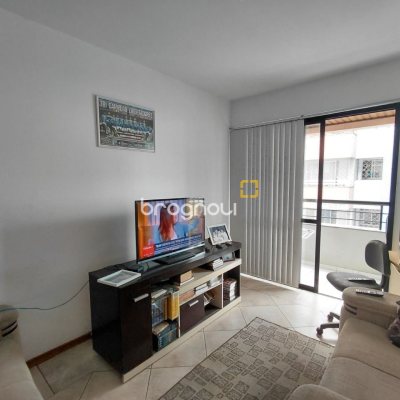 Apartamento com 89m², 3 quartos (sendo 1 suíte), 1 garagem, no bairro Centro em Florianópolis