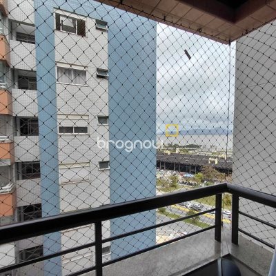 Apartamento com 89m², 3 quartos (sendo 1 suíte), 1 garagem, no bairro Centro em Florianópolis