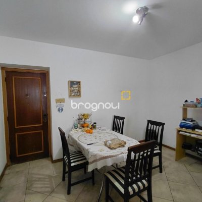 Apartamento com 89m², 3 quartos (sendo 1 suíte), 1 garagem, no bairro Centro em Florianópolis