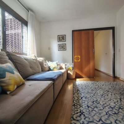 Casa com 148m², 3 quartos (sendo 1 suíte), 2 garagens, no bairro Cachoeira do Bom Jesus em Florianópolis
