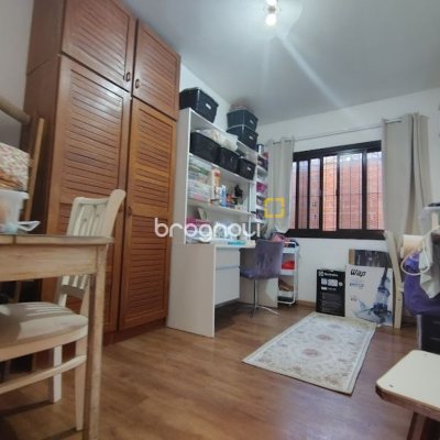 Casa com 148m², 3 quartos (sendo 1 suíte), 2 garagens, no bairro Cachoeira do Bom Jesus em Florianópolis