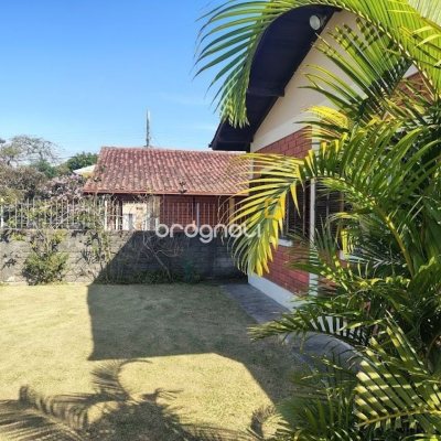 Casa com 148m², 3 quartos (sendo 1 suíte), 2 garagens, no bairro Cachoeira do Bom Jesus em Florianópolis