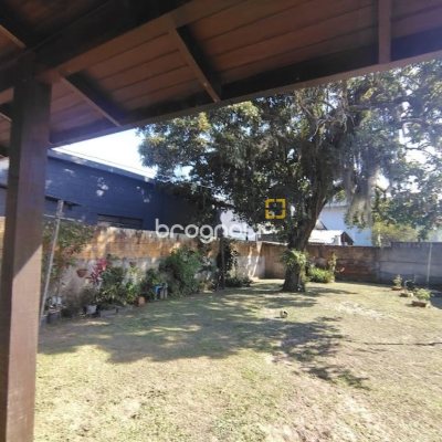 Casa com 148m², 3 quartos (sendo 1 suíte), 2 garagens, no bairro Cachoeira do Bom Jesus em Florianópolis