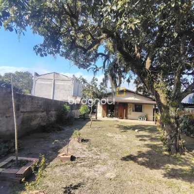 Casa com 148m², 3 quartos (sendo 1 suíte), 2 garagens, no bairro Cachoeira do Bom Jesus em Florianópolis