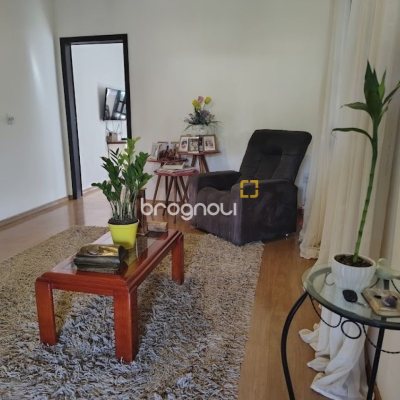 Casa com 148m², 3 quartos (sendo 1 suíte), 2 garagens, no bairro Cachoeira do Bom Jesus em Florianópolis