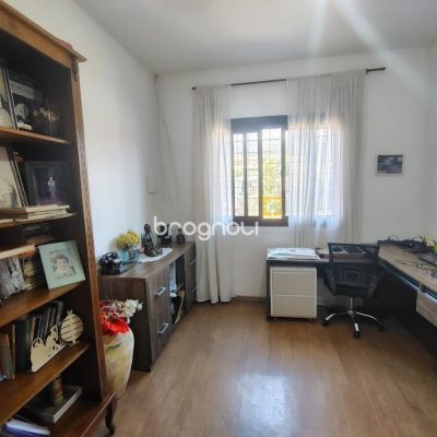 Casa com 148m², 3 quartos (sendo 1 suíte), 2 garagens, no bairro Cachoeira do Bom Jesus em Florianópolis