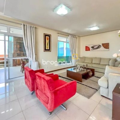 Cobertura com 258m², 3 quartos (sendo 1 suíte), 3 garagens, no bairro Estreito em Florianópolis