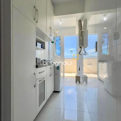 Cobertura com 258m², 3 quartos (sendo 1 suíte), 3 garagens, no bairro Estreito em Florianópolis