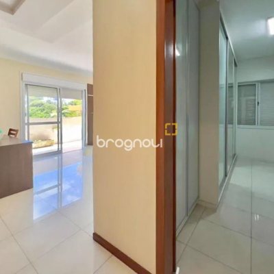 Cobertura com 258m², 3 quartos (sendo 1 suíte), 3 garagens, no bairro Estreito em Florianópolis