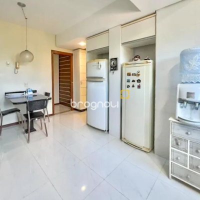 Cobertura com 258m², 3 quartos (sendo 1 suíte), 3 garagens, no bairro Estreito em Florianópolis