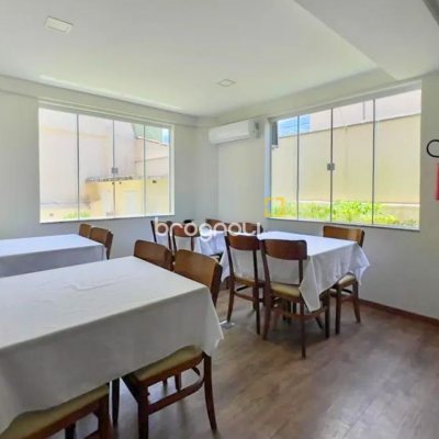 Cobertura com 258m², 3 quartos (sendo 1 suíte), 3 garagens, no bairro Estreito em Florianópolis