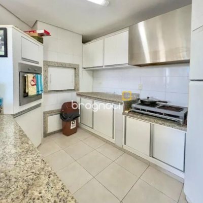 Cobertura com 258m², 3 quartos (sendo 1 suíte), 3 garagens, no bairro Estreito em Florianópolis