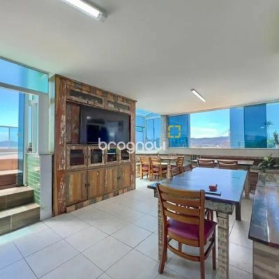 Cobertura com 258m², 3 quartos (sendo 1 suíte), 3 garagens, no bairro Estreito em Florianópolis