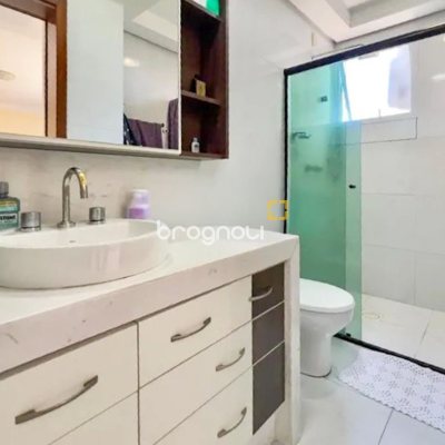 Cobertura com 258m², 3 quartos (sendo 1 suíte), 3 garagens, no bairro Estreito em Florianópolis