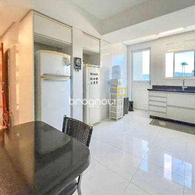 Cobertura com 258m², 3 quartos (sendo 1 suíte), 3 garagens, no bairro Estreito em Florianópolis